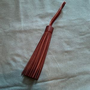 Portland leather jumbo tassel